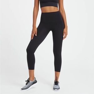 NWT Spanx Seamless Cropped Leggings (S)